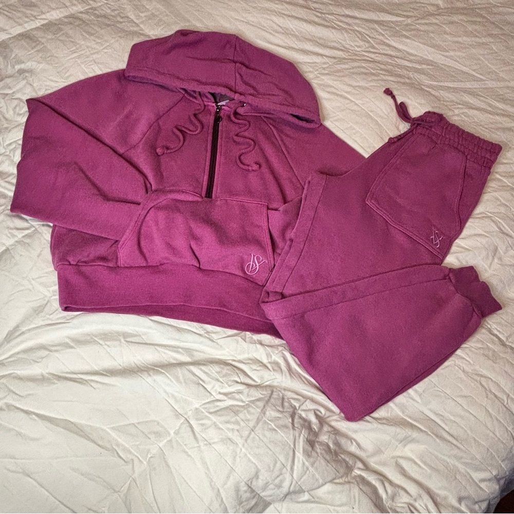 Victoria’s Secret On Point sweat set